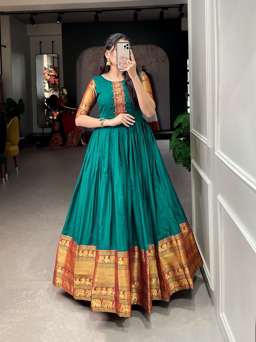 LC 71 By Laabh Narayan Pet Cotton Designer Gown Wholesale Suppliers In Mumbai